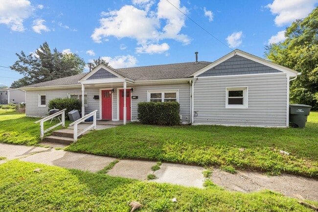 Building Photo - Charming 2-Bedroom Duplex in Norvella Heights