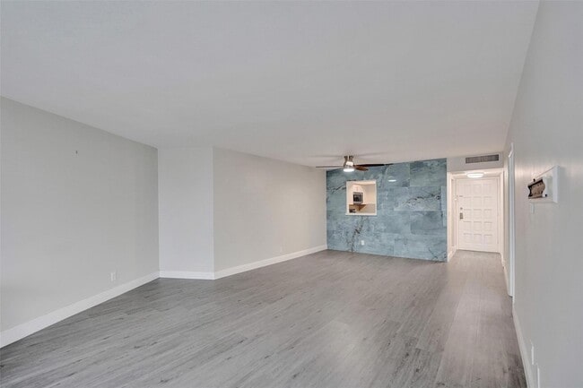 Building Photo - 3800 N Hills Dr