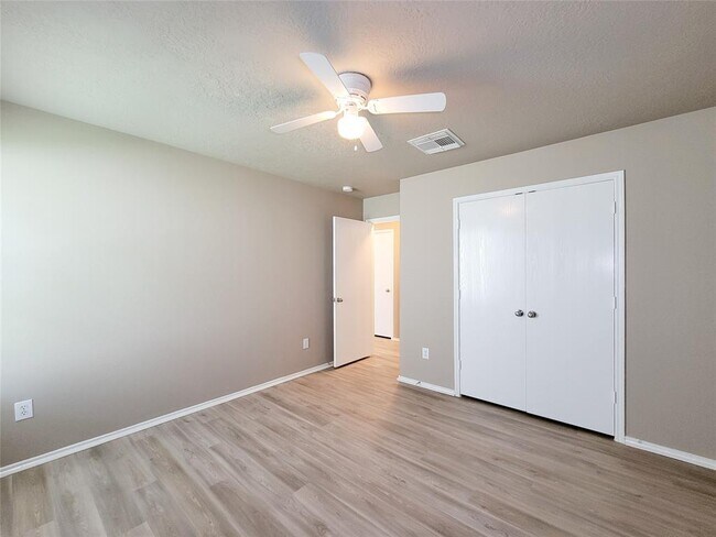 Building Photo - 2731 Trinity Glen Ln