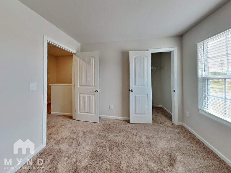 Building Photo - 282 Royal Mdw Dr