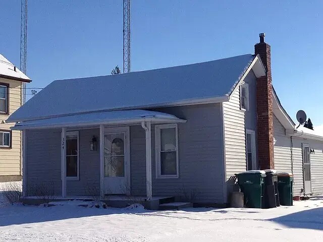 Building Photo - 324 E Railroad St