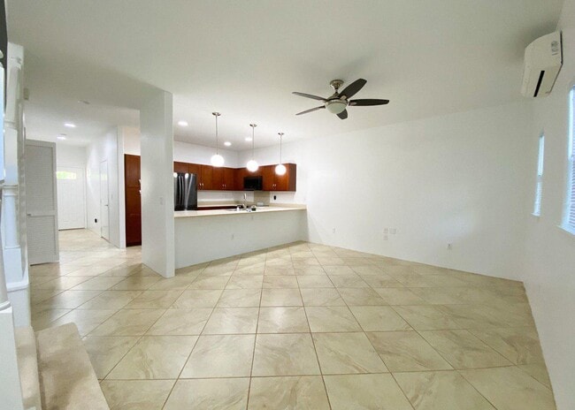 Building Photo - 469 Manawai St
