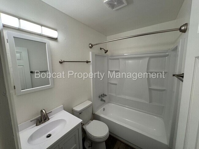 Building Photo - 1501 N Edmonds Dr