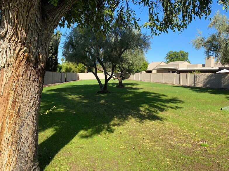 Building Photo - 9426 E Jenan Dr