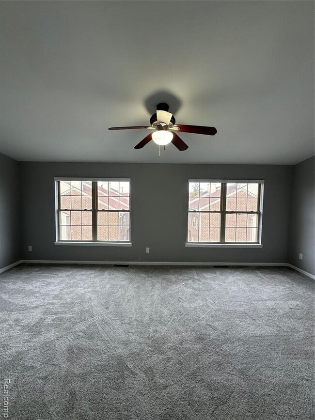 Building Photo - 4240 Maple St