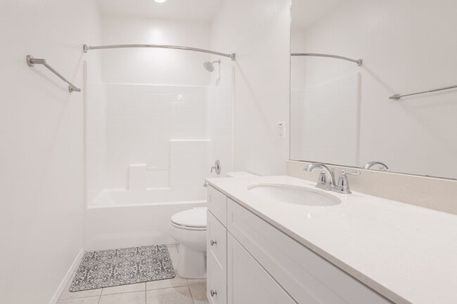 Building Photo - 16220 Retreat Ct