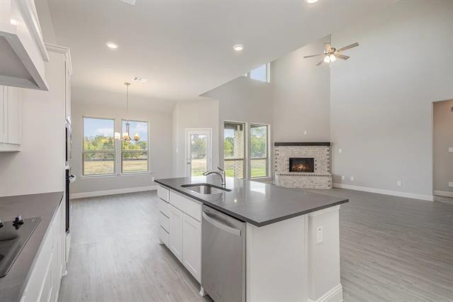 Building Photo - 180 Crystal Lk Ln