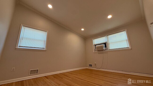 Building Photo - 56 Grace Dr
