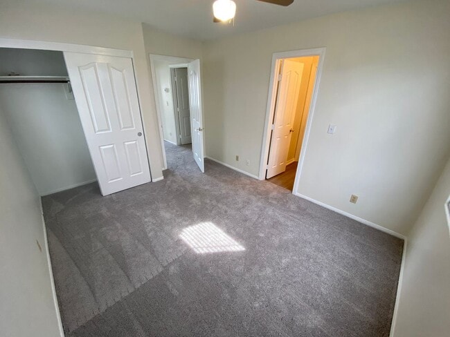 Building Photo - 2 Story, 3 bedroom, 2.5 bathroom home in Silverado Ranch