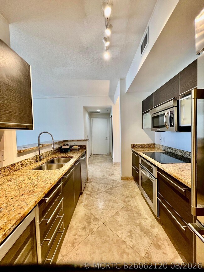 Building Photo - 550 Okeechobee Blvd