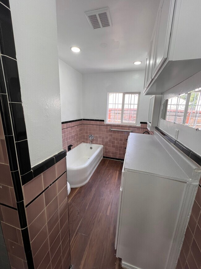 Building Photo - 3021 Fanita St