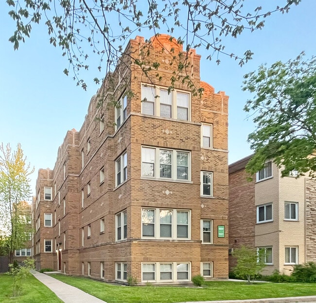 Building Photo - 710-712 N. Austin Blvd. Oak Park, IL 60302