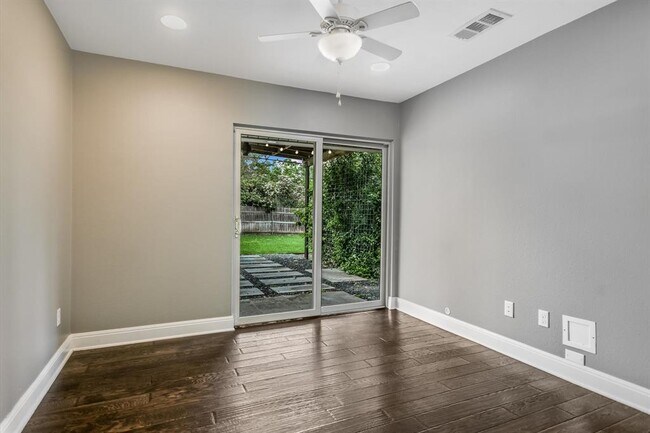Building Photo - 306 Briarwood Trail