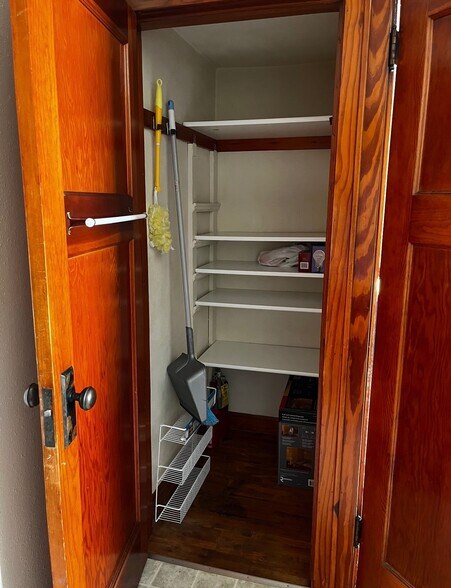 Building Photo - 257 Ledgeview Ave