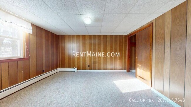 Building Photo - 282 Main St