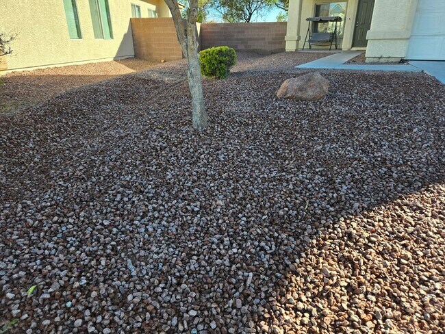 Building Photo - 2 Story Home with Gorgeous Tile Floors Downstairs