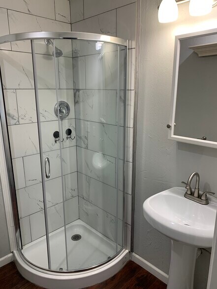 Building Photo - 220 Alamosa Ave