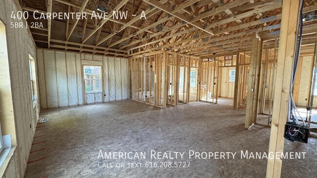 Building Photo - 400 Carpenter Ave NW