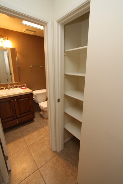 Hall bathroom - 5557 N Mica Mountain Dr