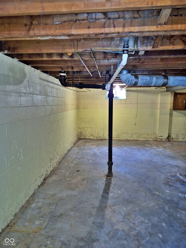 Building Photo - 1450 N Campbell Ave