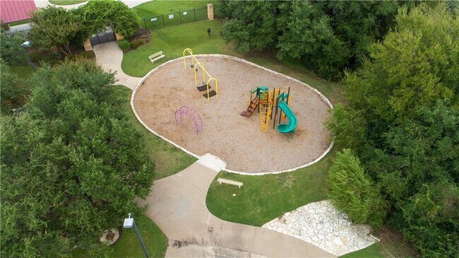 Building Photo - 511 Hoot Owl Ln S