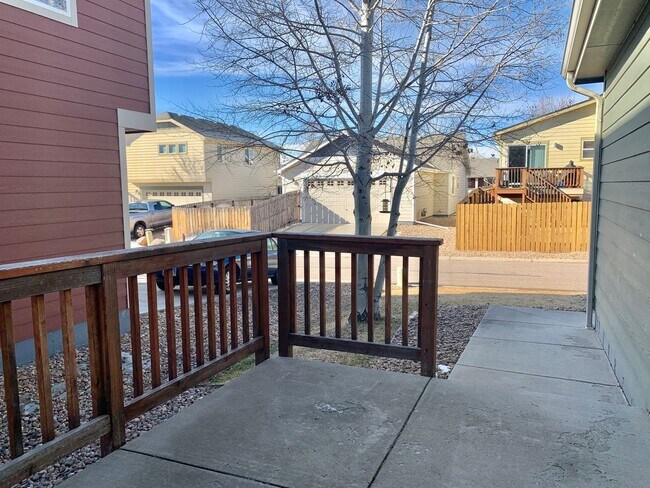 Building Photo - Beautiful 3 Bedroom 2 Bath Ranch-Style Home in West Loveland!