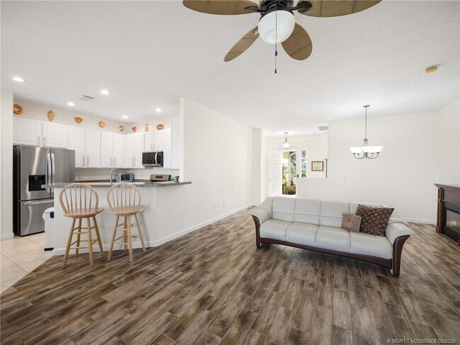 Building Photo - 155 56th Dr SW