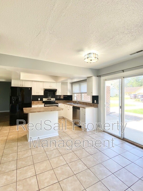 Building Photo - 1028 Anderson Way