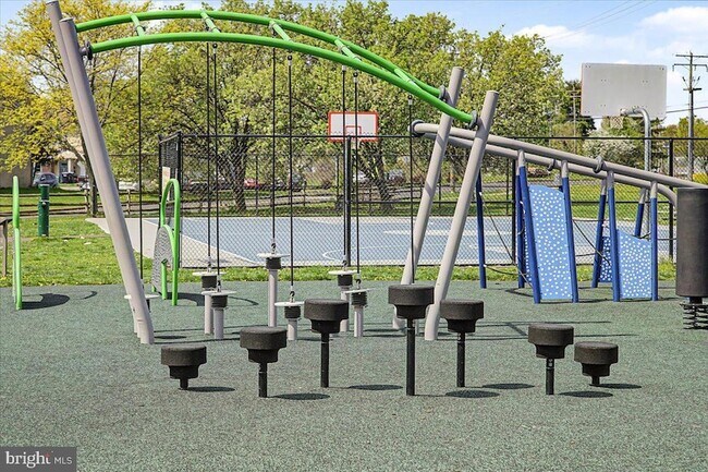 Building Photo - 2282 Suzann Dr