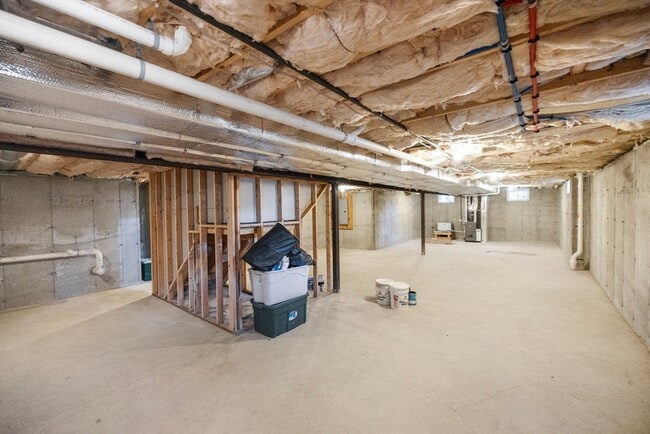 Building Photo - 11 Checkerberry Ln