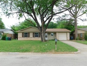 Building Photo - 119 Bluebird Cir