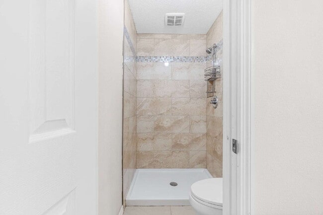 Building Photo - Spacious 3BR Home with Tile Floors & Spa-Like Primary Suite – Marion Oaks