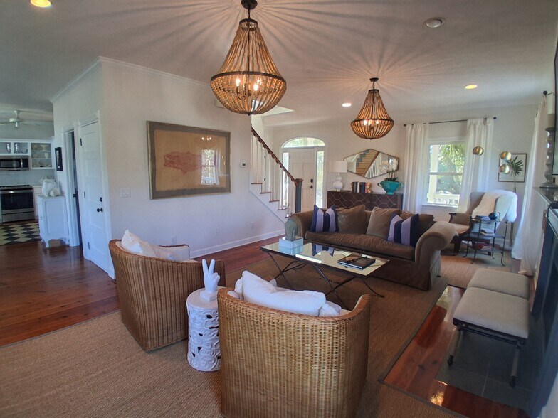 Building Photo - 12 Seahorse Ct