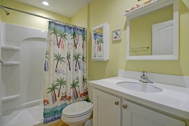 Building Photo - 1924 Eleventh Street-SI ID1023221P