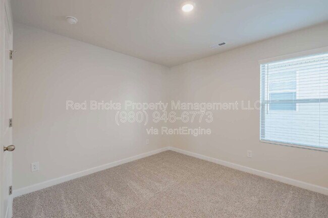 Building Photo - 11910 Silverheel Ln