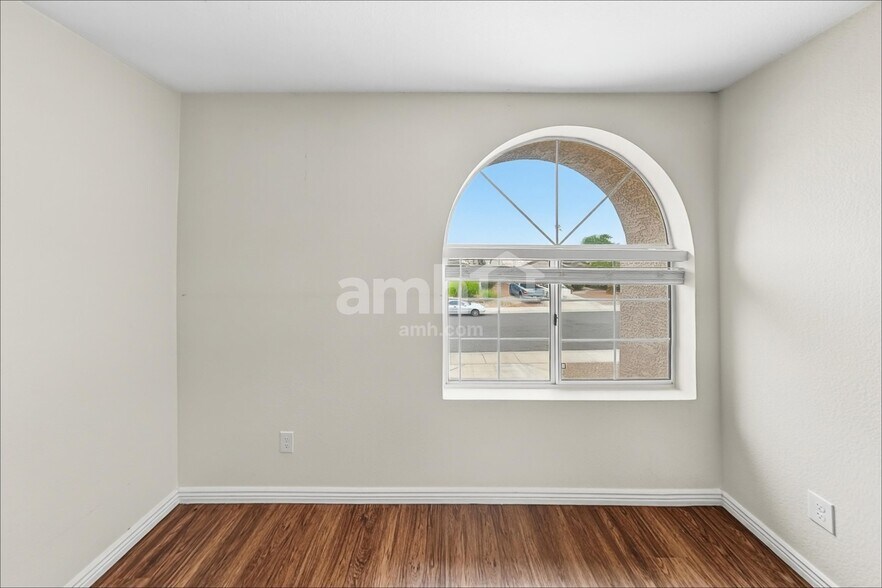 Building Photo - 11173 W Madeline Christian Ave