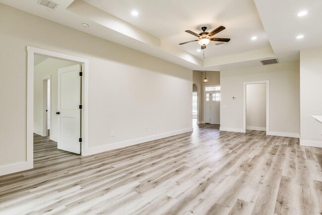 Building Photo - 6809 Water St