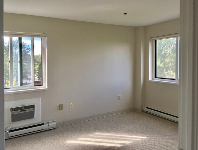 Primary Bedroom - 148 Breakwater Dr