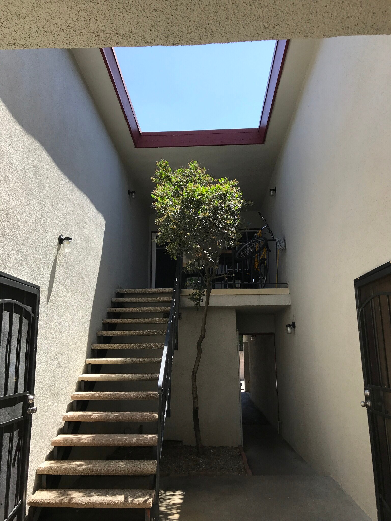 Building Photo - 642 Lemar Park Dr