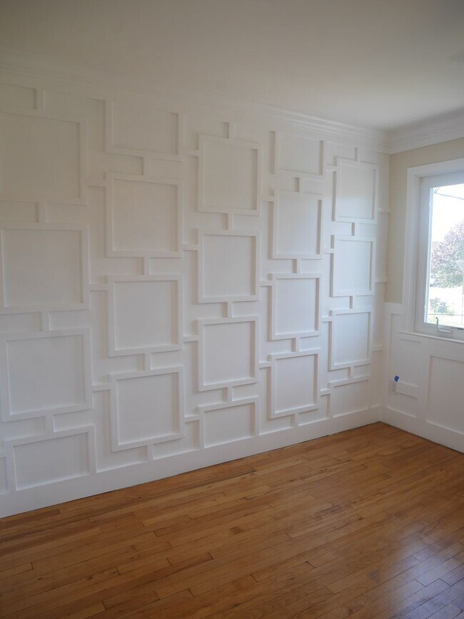 Building Photo - Modernized 2 Bedroom Rowhome in Baltimore