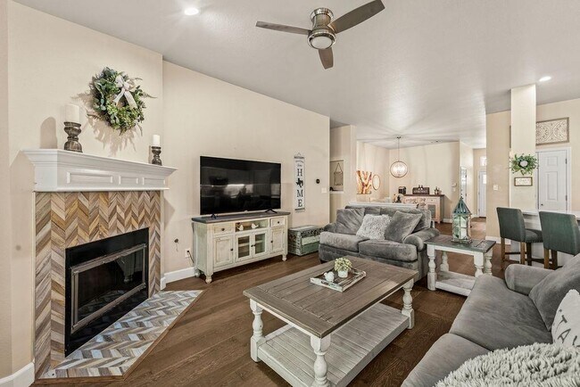 Building Photo - 4221 N Summercrest Loop