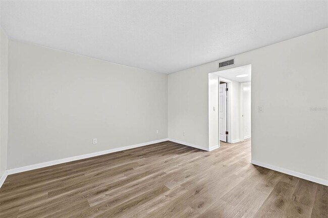 Building Photo - 6308 Newtown Cir