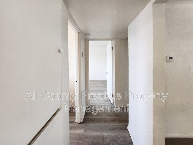 Building Photo - 1915 E Osborn Rd
