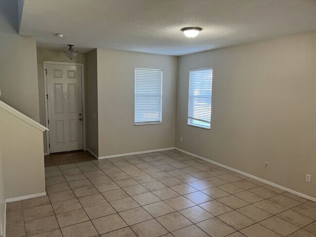 Building Photo - Single family home with lawncare included