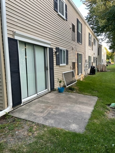 Building Photo - 1610 Orchard Dr