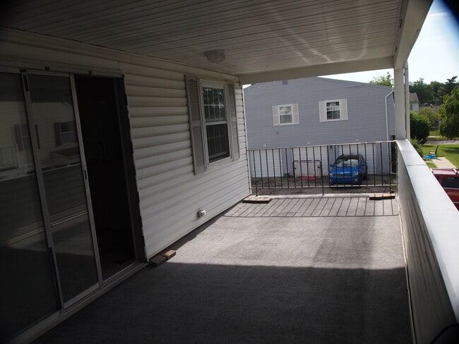 Building Photo - 187 Neptune Dr