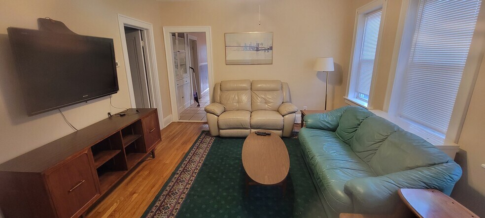 Building Photo - 15 N Jay St