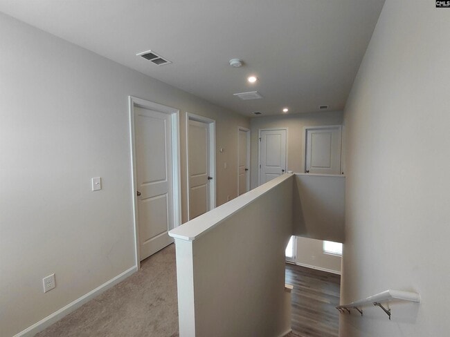 Building Photo - 329 Saskatoon Dr