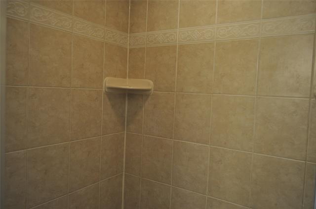 Building Photo - 2232 Shady Brook Dr