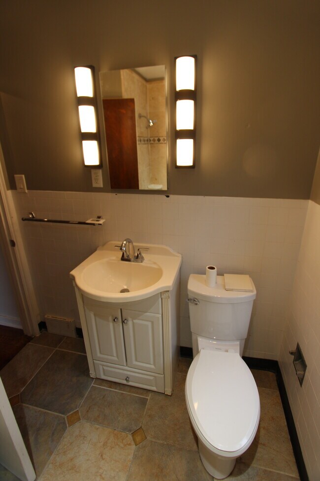 Building Photo - 4511 Main St